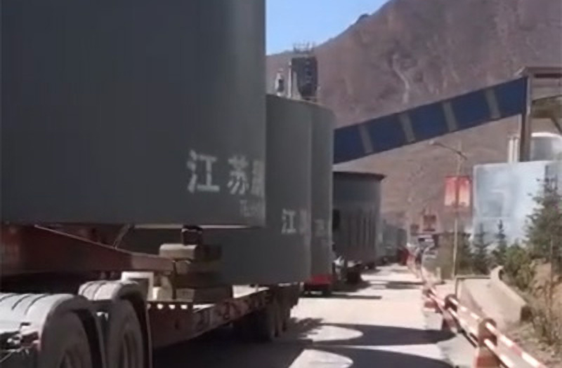 江苏龙珠体育(中国)官方网站集团制造的4.3*64m回转窑顺利扺达西藏业主工地现场